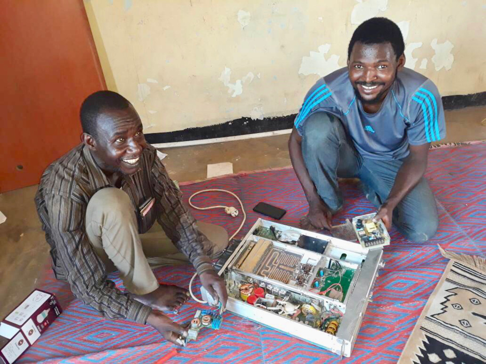 Les locaux de la radio DJA FM au Tchad. Photo : Alwihda Info Les locaux de la radio DJA FM au Tchad. Photo : Alwihda Info