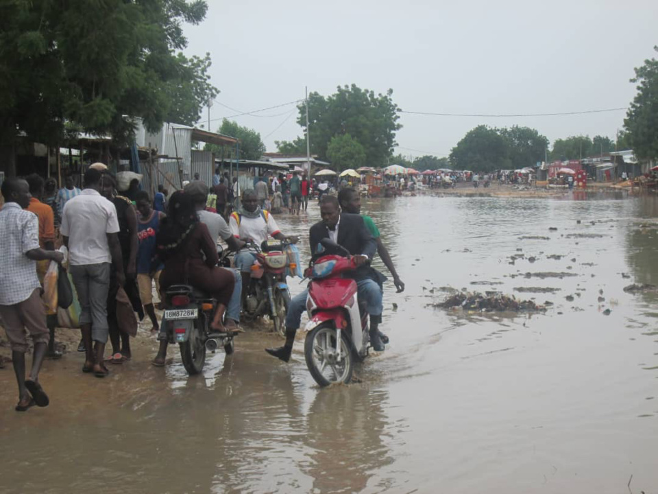 Une rue inondée de N'Djamena. © Alwihda Info. Une rue inondée de N'Djamena. © Alwihda Info.