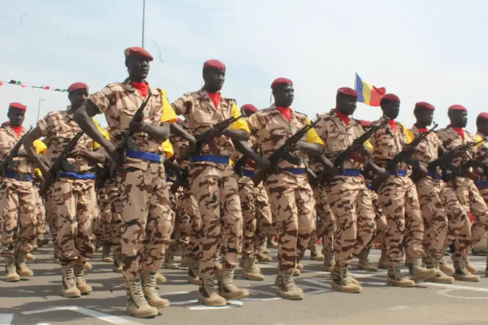 Des militaires lors d'un défilé à la Place de la nation. © Alwihda Info