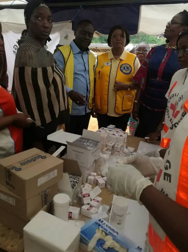 Côte d’Ivoire/Familles sinistrées d’Attécoubé : Le Lions Clubs International fait don de vivres et non-vivres
