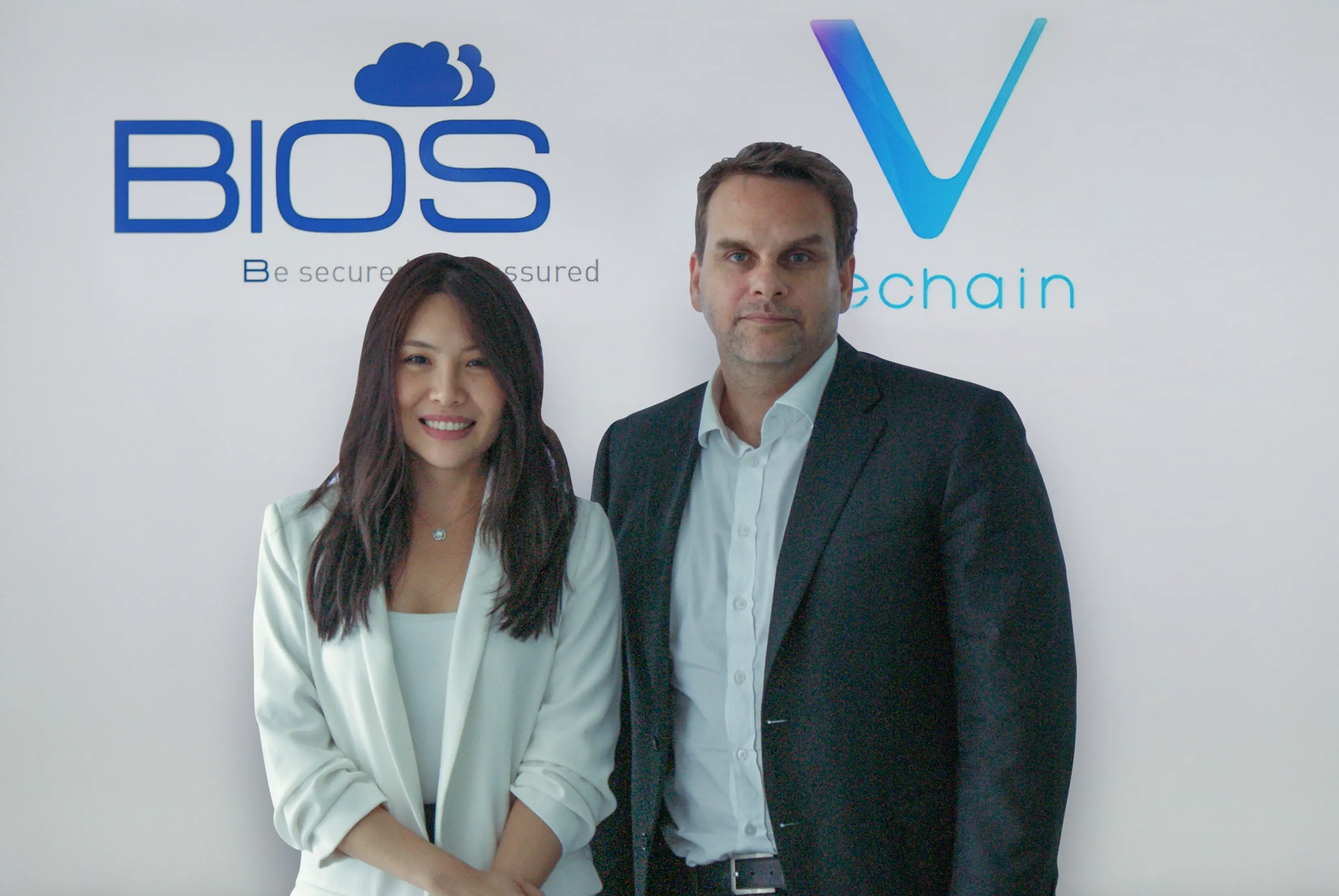 (L-R) Sara Nabaa, Country Manager, VeChain and Dominic Docherty, Managing Director, BIOS Middle East