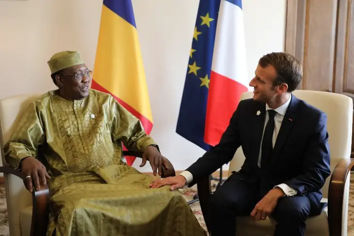 Idriss Deby, le président tchadien et Emmanuel Macron, le 11 octobre 2018. / LUDOVIC MARIN/AFP