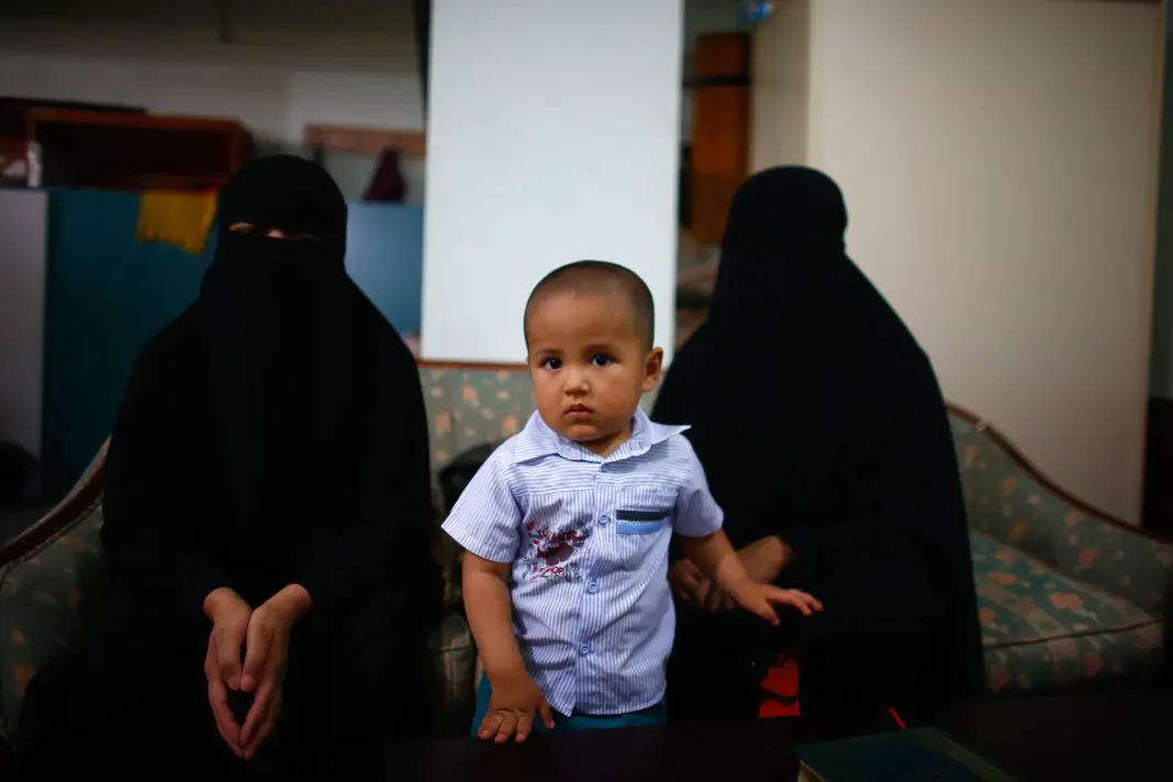 Des réfugiées ouïgoures attendent d’être interviewées par Reuters à Istanbul, le 16 juillet 2015. (© Osman Orsal/Reuters)