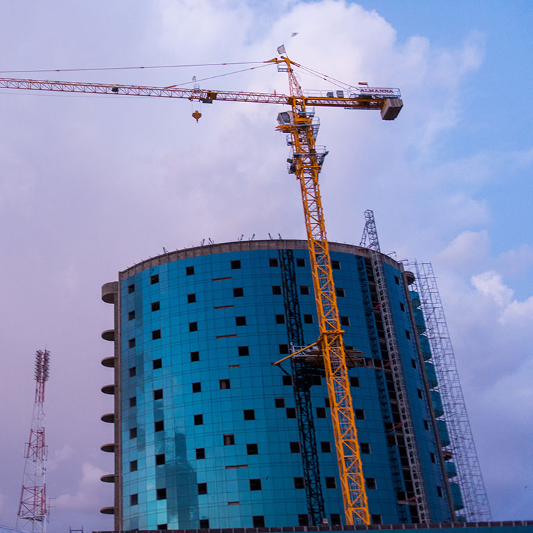 Un bâtiment, co-financé par la Banque mondiale, en construction à N'Djamena. © banque mondiale. Un bâtiment, co-financé par la Banque mondiale, en construction à N'Djamena. © banque mondiale.