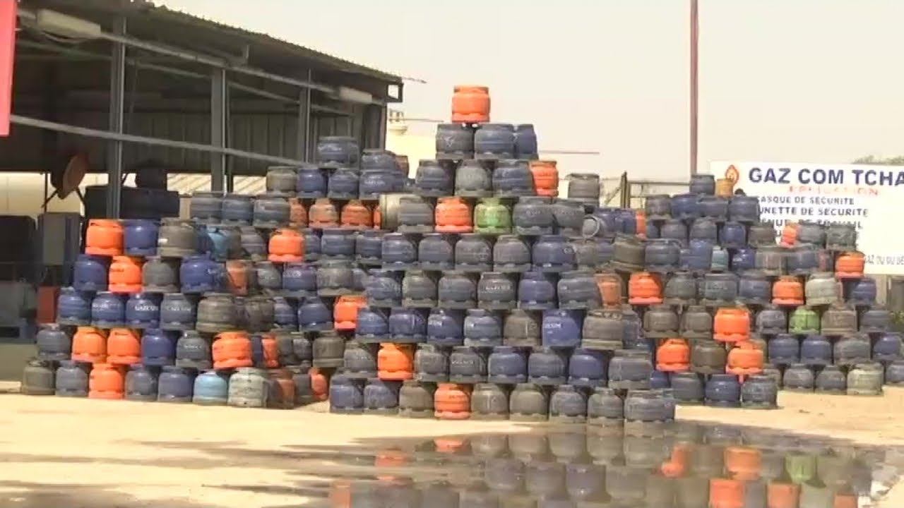 Des bouteilles de gaz empilées à N'Djamena. © DR Des bouteilles de gaz empilées à N'Djamena. © DR