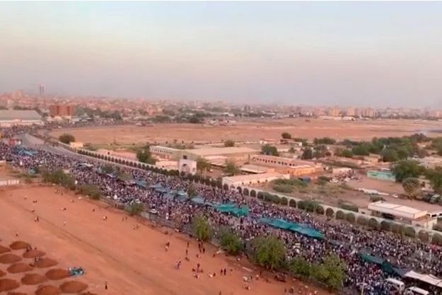 Manifestation à Khartoum, au Soudan, le 9 avril 2019. © Courtesy Sudan Congress Party / Reuters Manifestation à Khartoum, au Soudan, le 9 avril 2019. © Courtesy Sudan Congress Party / Reuters