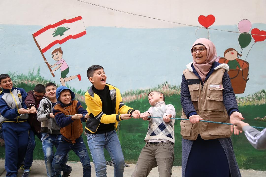 "القلب الكبير" تمنح مؤسسة "عامل" من لبنان جائزة الشارقة الدولية لمناصرة ودعم اللاجئين "القلب الكبير" تمنح مؤسسة "عامل" من لبنان جائزة الشارقة الدولية لمناصرة ودعم اللاجئين