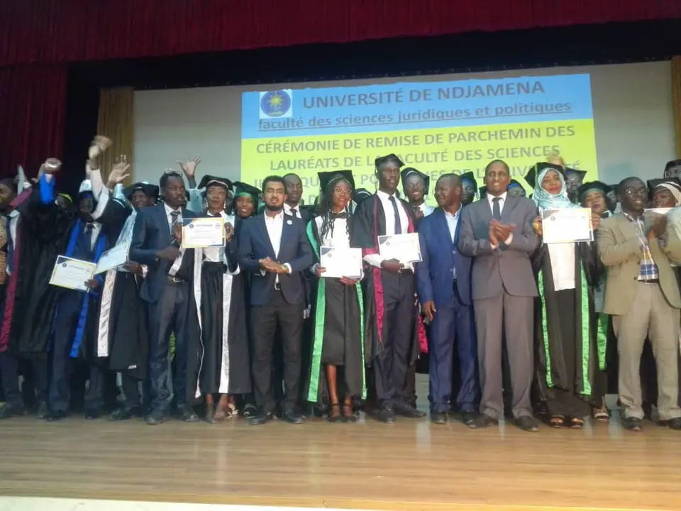 Tchad : remise de diplômes aux lauréats en sciences juridique et politique à N'Djamena