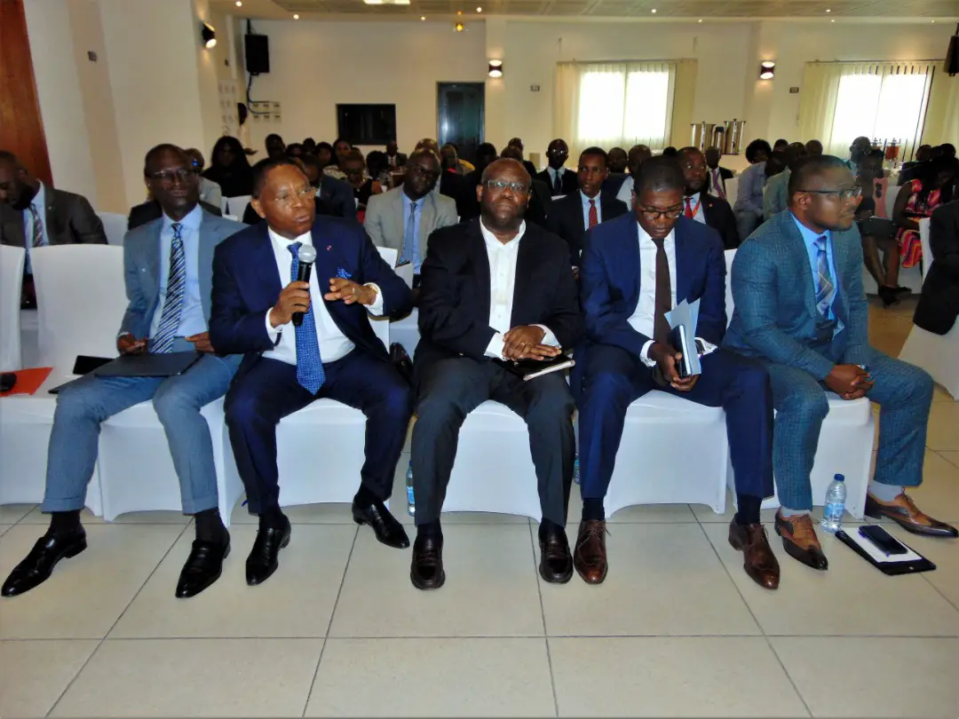 Le Président de la COSUMAF rencontre les acteurs du marché financier au Cameroun