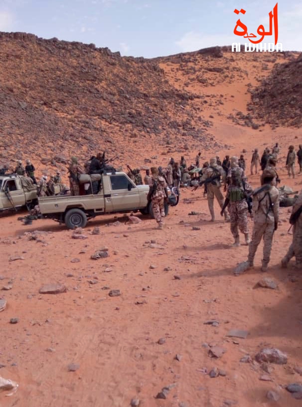 Des militaires tchadiens lors d'une opération au Tibesti. © Alwihda Info Des militaires tchadiens lors d'une opération au Tibesti. © Alwihda Info