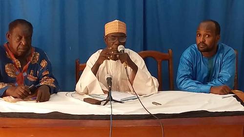 Point de presse de Poddi Djimé Bichara, porte-parole adjoint de la CPDC, lundi 20 mai à N'Djamena. © Alwihda Info Point de presse de Poddi Djimé Bichara, porte-parole adjoint de la CPDC, lundi 20 mai à N'Djamena. © Alwihda Info