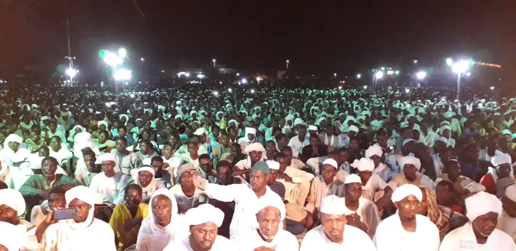 Tchad : des milliers de civils réunis vendredi 31 mai 2019 à Abéché à l'approche de la fin du Ramadan. © Alwihda Info