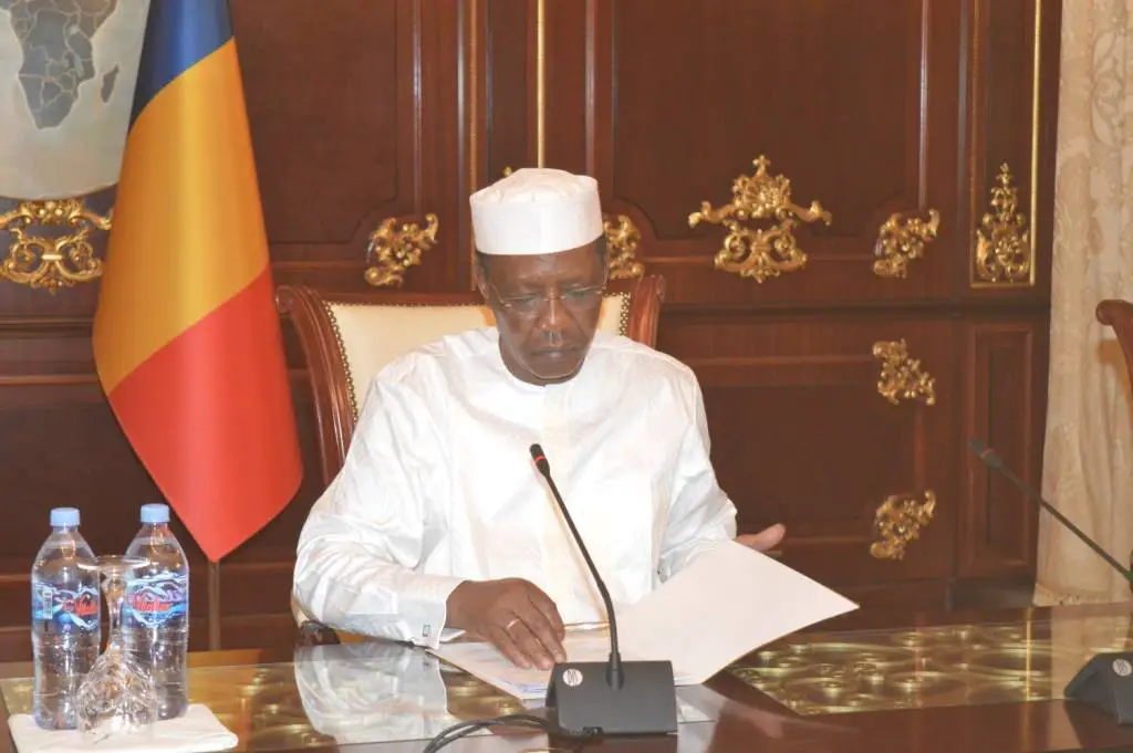 Le président Idriss Déby lors d'une réunion au Palais présidentiel. © DR