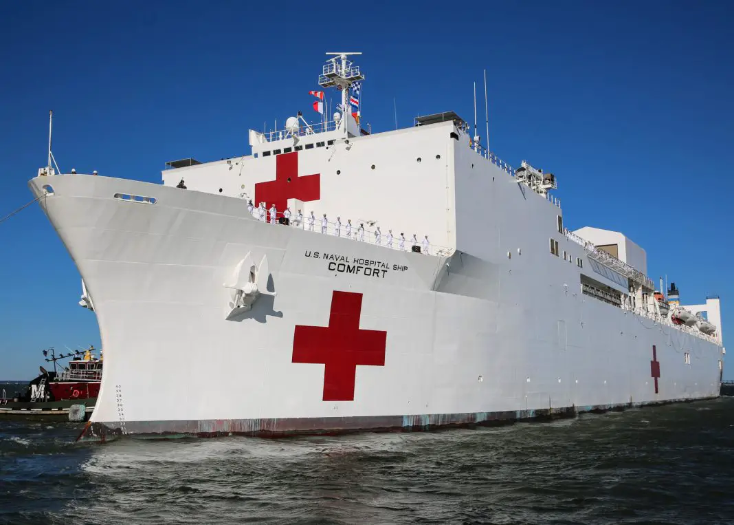 Le 14 juin, le navire-hôpital USNS Comfort quitte le port pour son déploiement en Amérique du Sud, en Amérique centrale et dans les Caraïbes. (U.S. Navy/Bill Mesta)