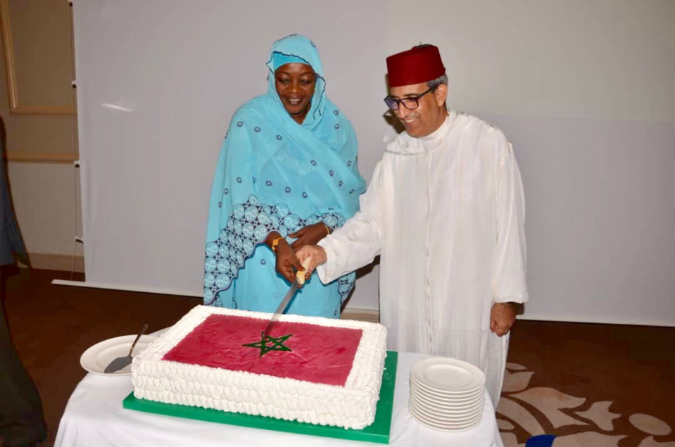 La secrétaire d'Etat aux Affaires étrangères, Achta Saleh Damane et l’ambassadeur du Maroc au Tchad, Abdellatif Erroja. © Alwihda Info La secrétaire d'Etat aux Affaires étrangères, Achta Saleh Damane et l’ambassadeur du Maroc au Tchad, Abdellatif Erroja. © Alwihda Info