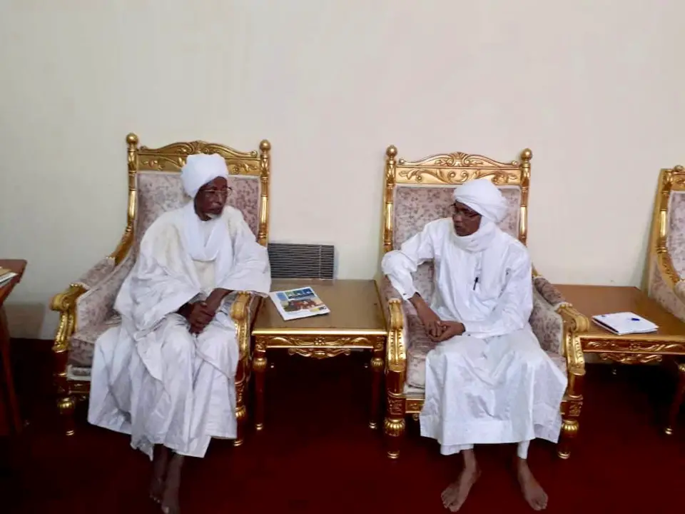 Le président du Conseil supérieur des affaires islamiques du Tchad, Cheikh Mahamat Khatir Issa et le président du Centre d'études pour le développement et la prévention de l'extrémisme, Dr. Ahmat Yacoub Dabio, le 17 août 2019. © DR/CEDPE