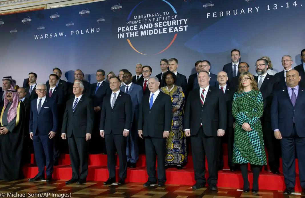 Des dirigeants de nombreux pays se sont réunis à Varsovie (Pologne) en février dernier à l’occasion d’une réunion ministérielle sur la paix et la sécurité au Moyen-Orient. (© Michael Sohn/AP Images)