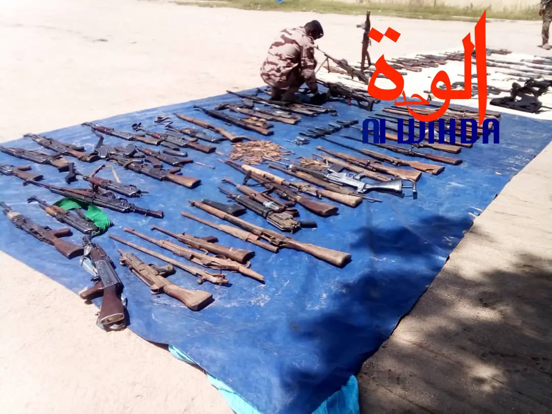 Tchad : une centaine d'armes de guerre saisies dont un lance-roquettes au Ouaddaï. © Alwihda Info