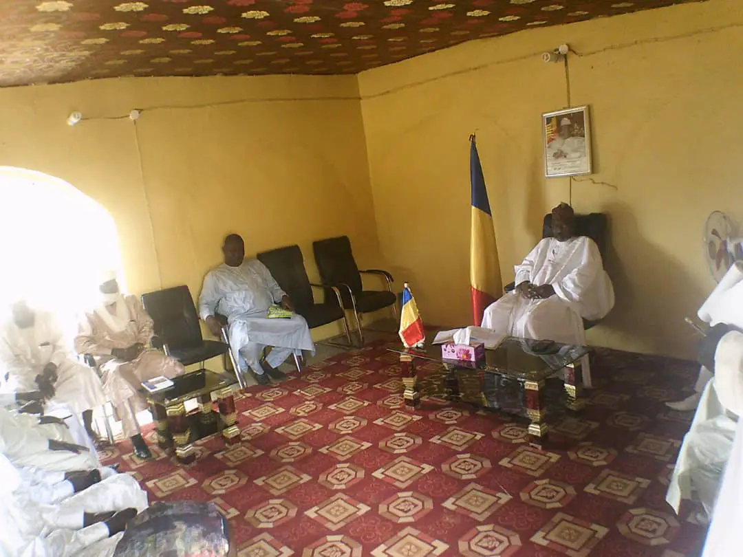 Tchad : le gouverneur de Sila rencontre les commerçants et chefs administratifs. © Alwihda Info