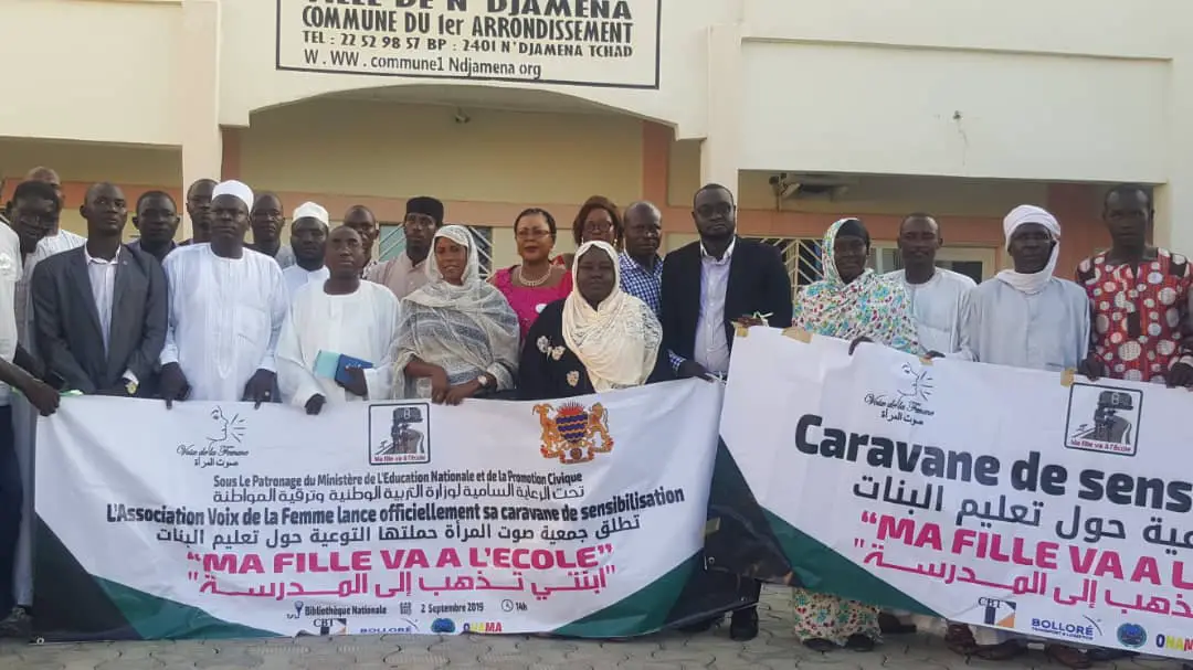 Caravane de sensibilisation sur la scolarisation des jeunes filles à N'Djamena. © Alwihda Info