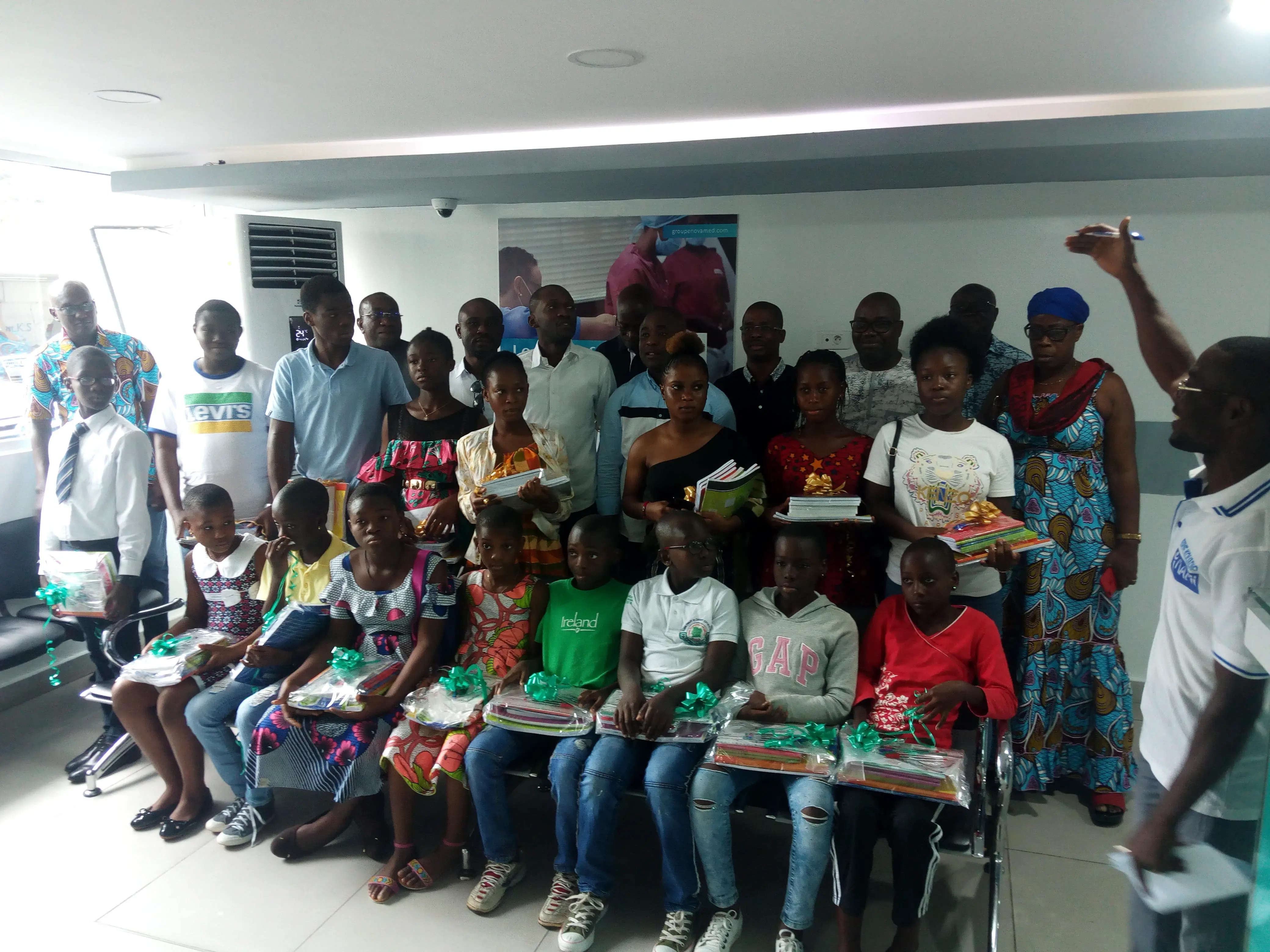 Côte d’Ivoire/Mutuelle de la Polyclinique de l’Indénié : 44 Kits scolaires et bons d’achat aux enfants des adhérents