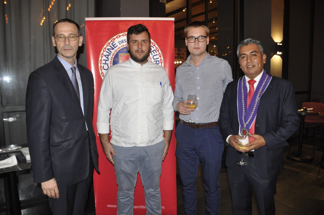 Gastronomie : La chaîne des Rôtisseurs de Côte d’Ivoire effectue sa rentrée 2019-2020 Gastronomie : La chaîne des Rôtisseurs de Côte d’Ivoire effectue sa rentrée 2019-2020