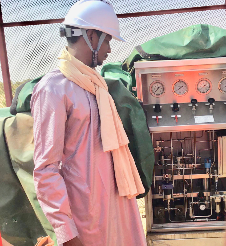 Tchad : le directeur de la SHT inspecte les installations de la raffinerie de Rig-Rig Tchad : le directeur de la SHT inspecte les installations de la raffinerie de Rig-Rig