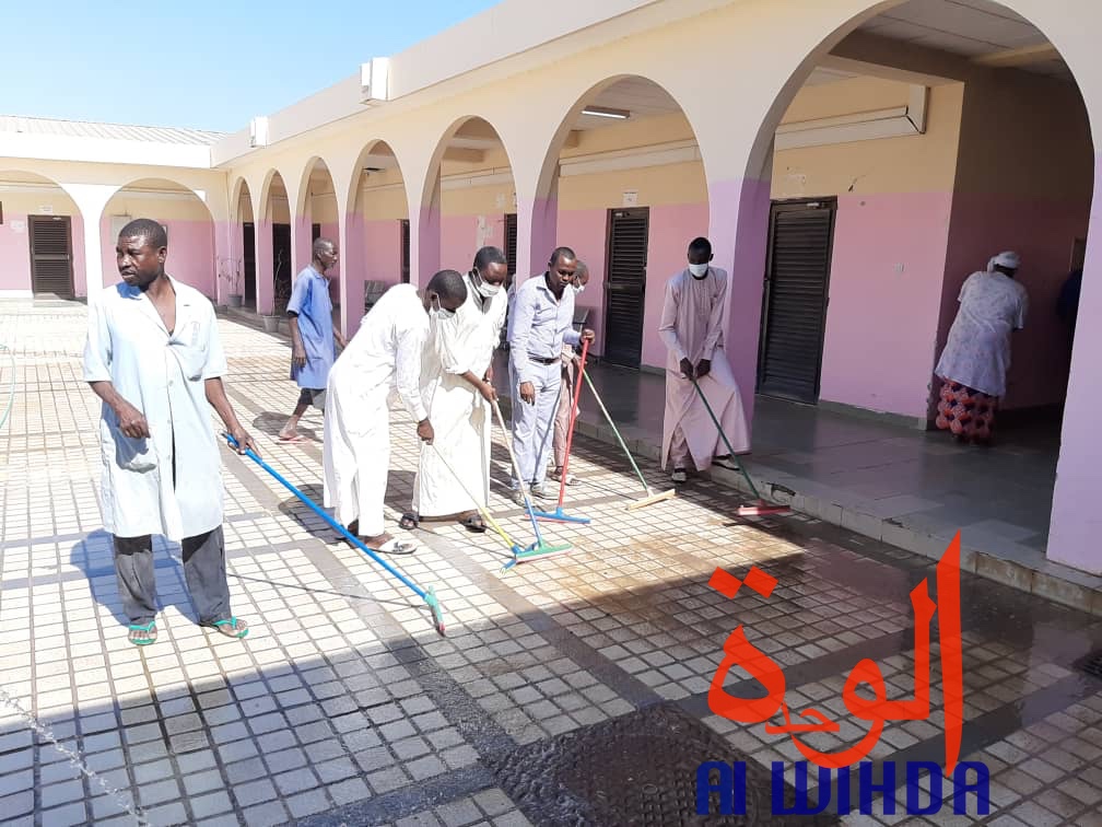 Tchad : une opération de salubrité à l'hôpital de la liberté Tchad : une opération de salubrité à l'hôpital de la liberté