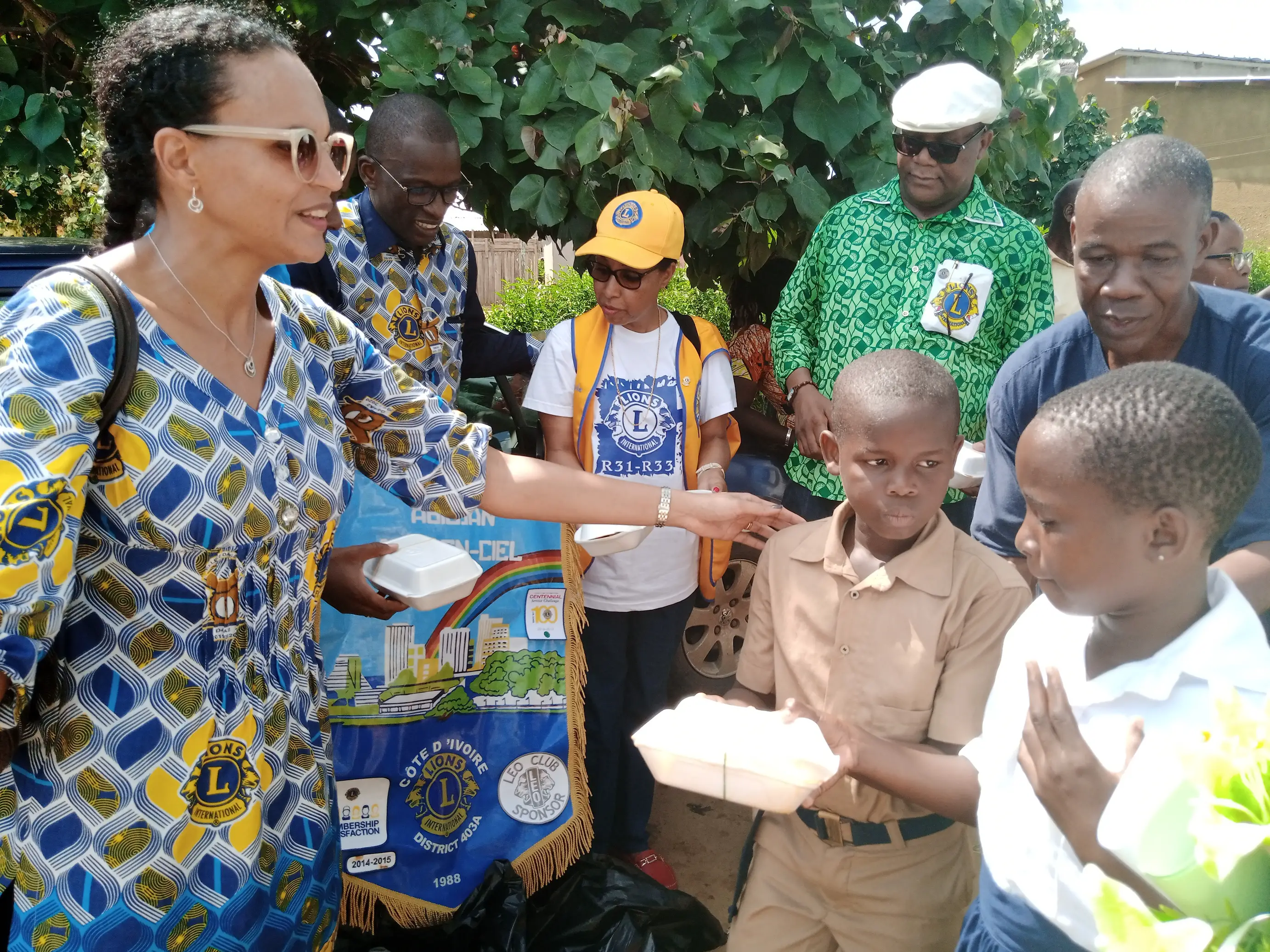 Côte d’Ivoire/Actions du Lions Club Arc-en-ciel au Collège Yves Lambelin de Bongo : Don de kits scolaires, planting d’arbres, repas de cœur,….