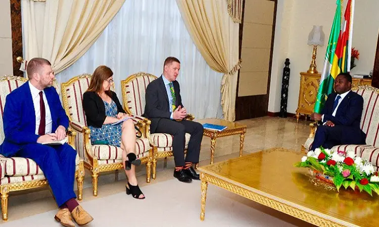 Le chef de l’Etat s’est entretenu avec l’Ambassadeur du Royaume-Uni au Togo. © DR