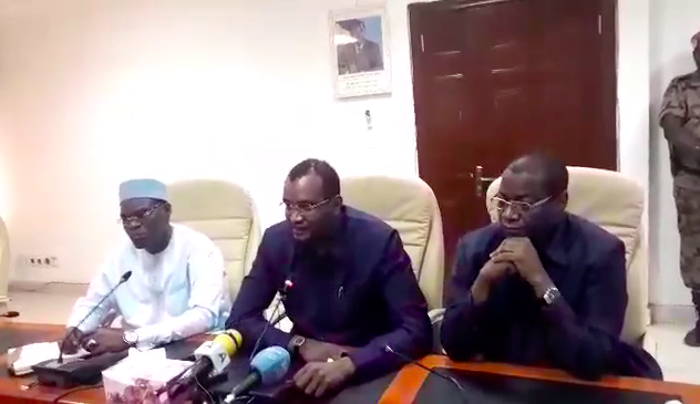 Tchad : "l'action de désarmement peut s'élargir" à d'autres provinces (ministre Défense). © Alwihda Info Tchad : "l'action de désarmement peut s'élargir" à d'autres provinces (ministre Défense). © Alwihda Info