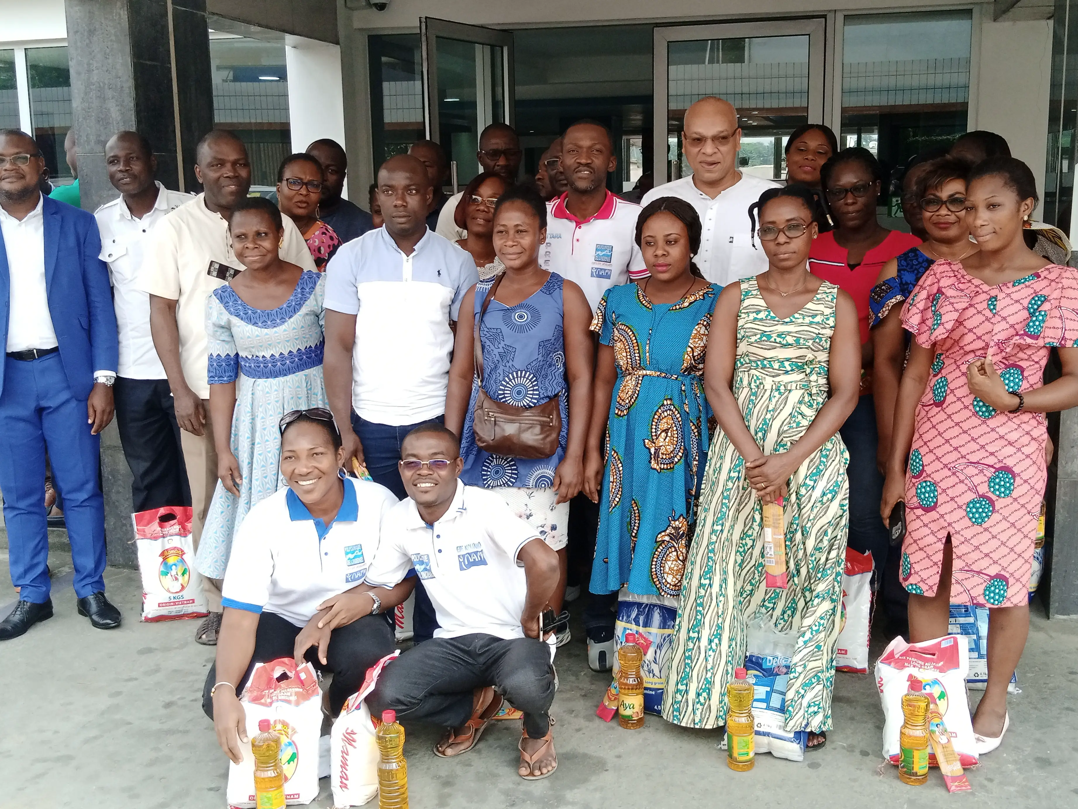 Côte d’Ivoire/Fêtes de fin d’année : Des kits alimentaires pour les mutualistes de la polyclinique de l’Indénié