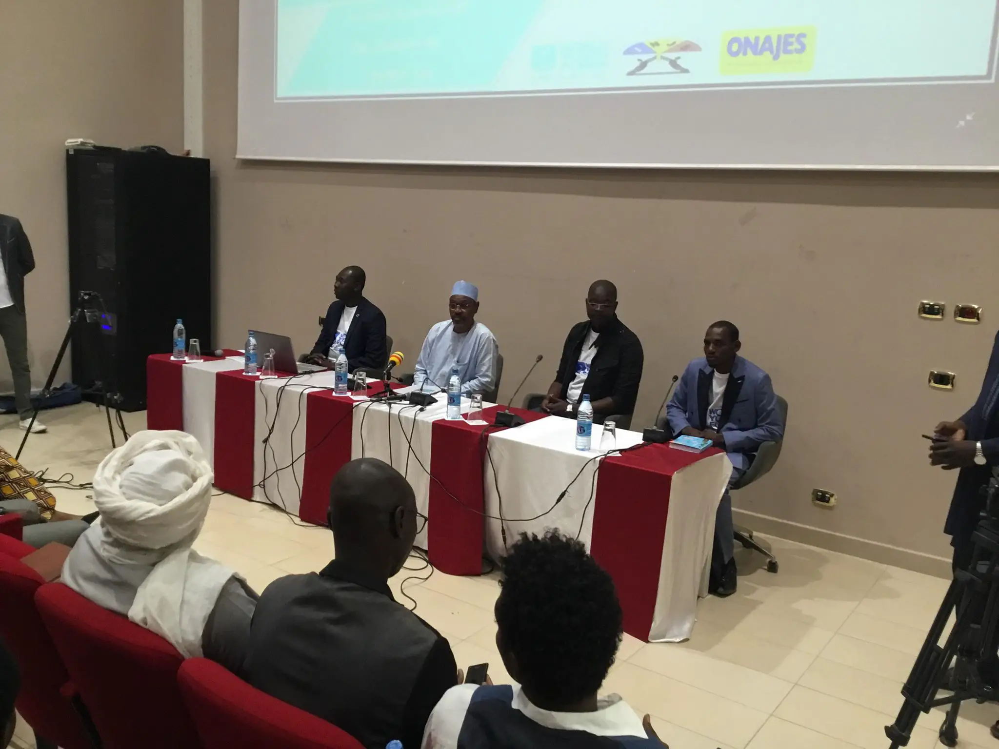 18 jeunes tchadiens font la restitution du Forum mondial sur la jeunesse. © Djimet WIche/Alwihda Info