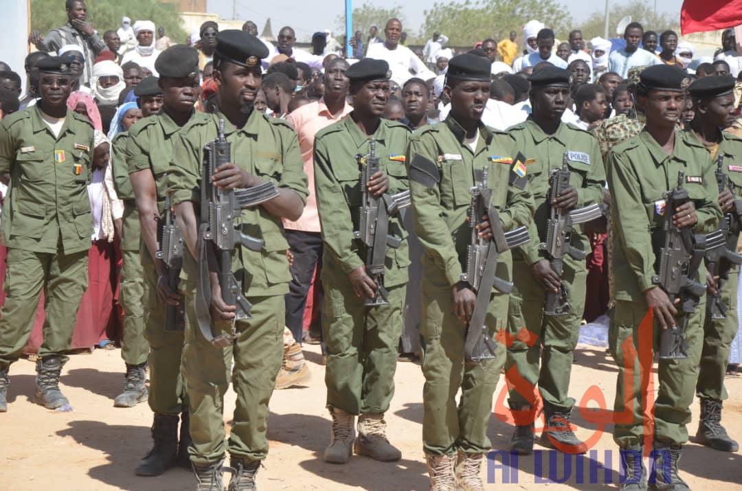 En images : temps forts de la cérémonie de fin d'état d'urgence à l'Est du Tchad En images : temps forts de la cérémonie de fin d'état d'urgence à l'Est du Tchad