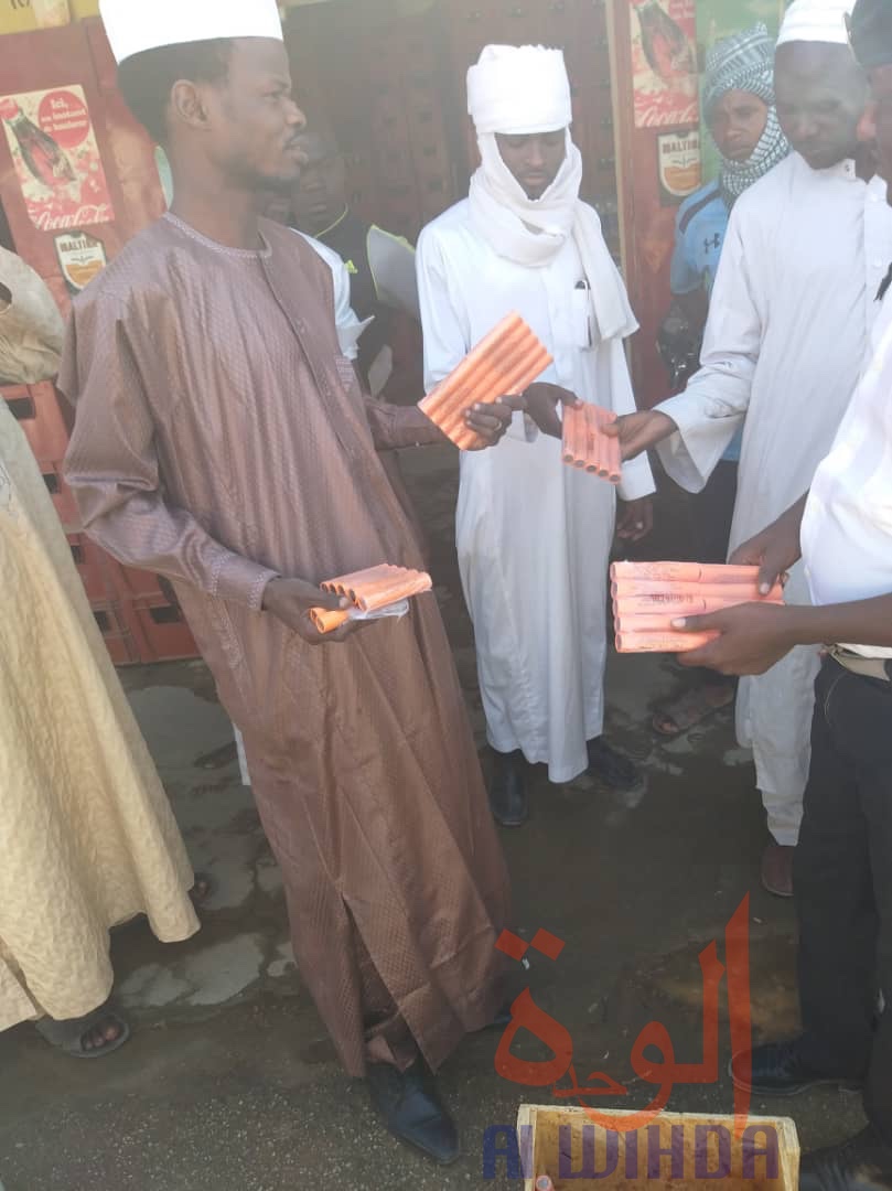 Tchad : la Société Générale vole au secours des commerçants à Abéché. © Hamid Mahamat Issa/Alwihda Info Tchad : la Société Générale vole au secours des commerçants à Abéché. © Hamid Mahamat Issa/Alwihda Info