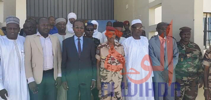 Tchad : le nouveau délégué provincial à l'environnement du Ouaddaï installé. © Alwihda Info Tchad : le nouveau délégué provincial à l'environnement du Ouaddaï installé. © Alwihda Info