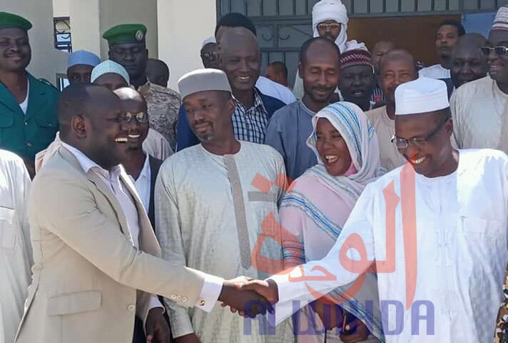Tchad : le nouveau délégué provincial à l'environnement du Ouaddaï installé. © Alwihda Info Tchad : le nouveau délégué provincial à l'environnement du Ouaddaï installé. © Alwihda Info