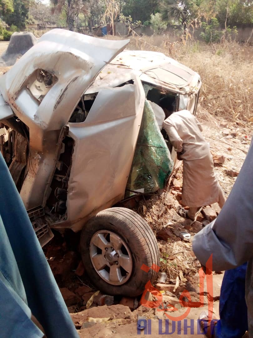 Tchad : un automobiliste percute un mur à Moundou, deux blessé graves. © Golmen Ali/Alwihda Info Tchad : un automobiliste percute un mur à Moundou, deux blessé graves. © Golmen Ali/Alwihda Info