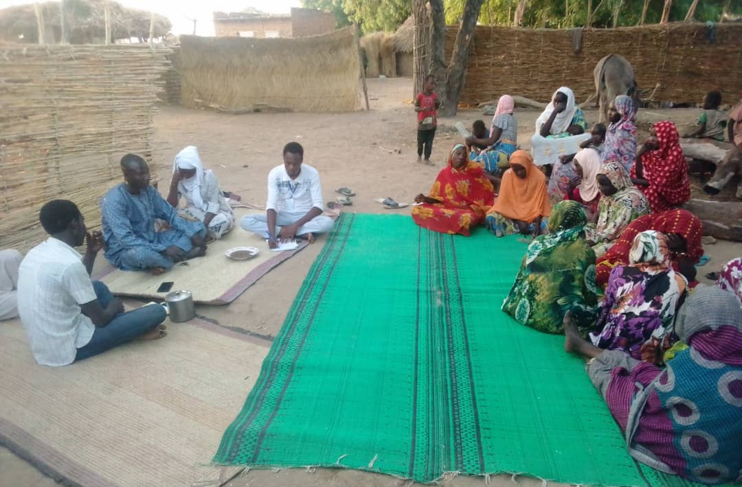 Tchad : au Guéra, des villageois sensibilisés sur la coupe abusive des arbres. © Adam Ibrahim/Alwihda Info Tchad : au Guéra, des villageois sensibilisés sur la coupe abusive des arbres. © Adam Ibrahim/Alwihda Info