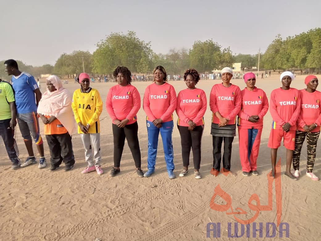 Tchad : à Ati, hommes et femmes s'affrontent dans un match de foot. © Hassan Djidda Hassan Tchad : à Ati, hommes et femmes s'affrontent dans un match de foot. © Hassan Djidda Hassan