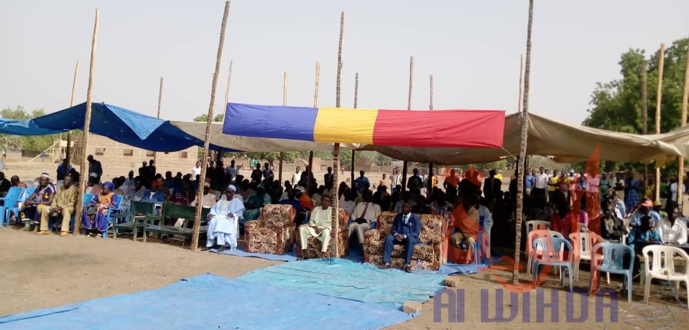 Tchad : à Laï, un nouveau chef au grand quartier autochtone Taba. © Éric Guedi/Alwihda Info Tchad : à Laï, un nouveau chef au grand quartier autochtone Taba. © Éric Guedi/Alwihda Info