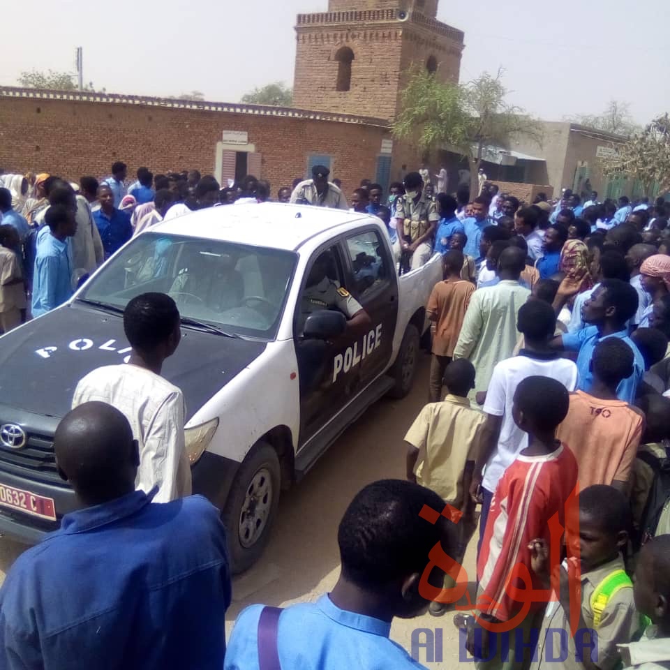 Tchad : armé d'une pioche, il sème la panique et échappe au lynchage à Abéché Tchad : armé d'une pioche, il sème la panique et échappe au lynchage à Abéché