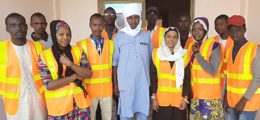 Tchad : les "jeunes de la CEMAC" en opération salubrité à N'Djamena !