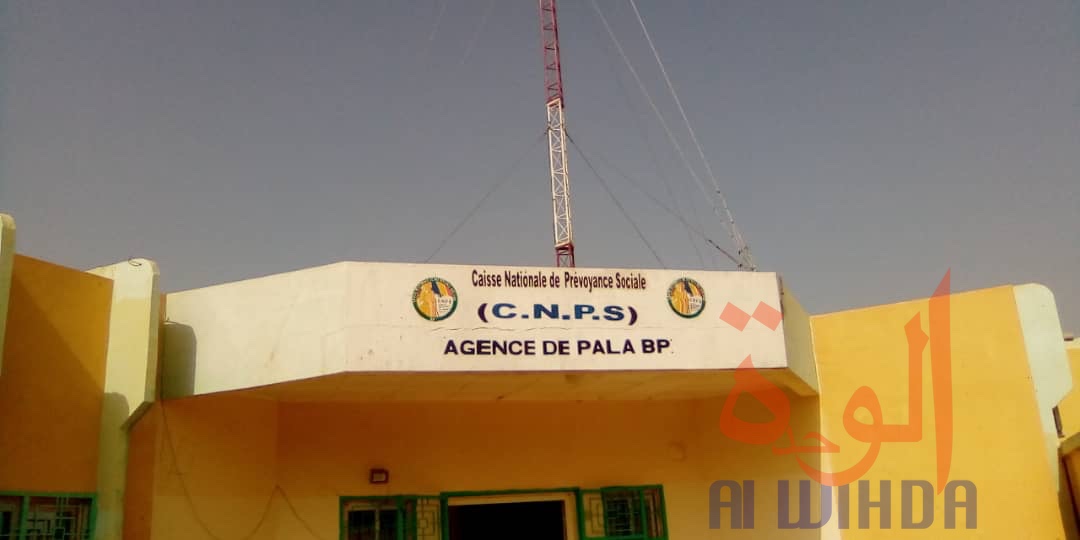 Tchad : "ouf de soulagement" pour les retraités, rentiers et veuves du Mayo Kebbi Ouest. © Foka Mapagne/Alwihda Info Tchad : "ouf de soulagement" pour les retraités, rentiers et veuves du Mayo Kebbi Ouest. © Foka Mapagne/Alwihda Info