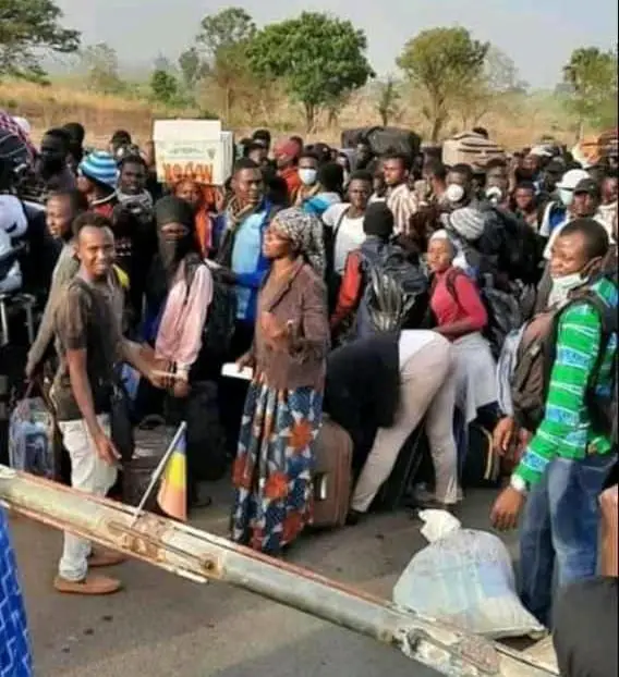 Des ressortissants tchadiens bloqués à la frontière Kouteré, au Cameroun. © DR
