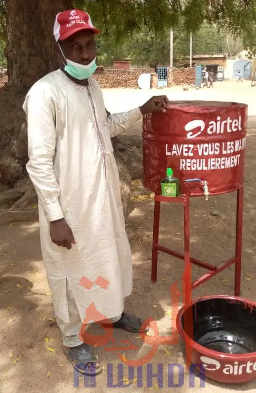 Tchad - Covid-19 : à Mongo, des réservoirs d'eau distribués pour renforcer l'hygiène. © Béchir Badjoury/Alwihda Info