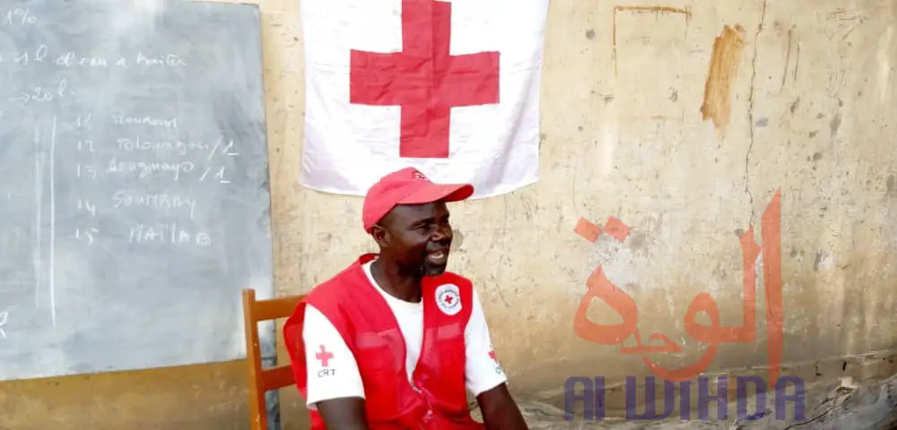 Tchad - Covid-19 : de porte en porte, village en village, la Croix Rouge sensibilise © Éric Guedi/Alwihda Info