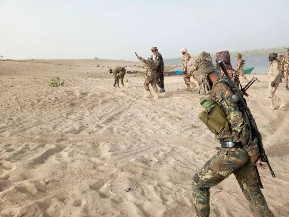 Lac Tchad - Boko Haram : le ministre de la défense sur la ligne de front. © Dr/Ministère Défense