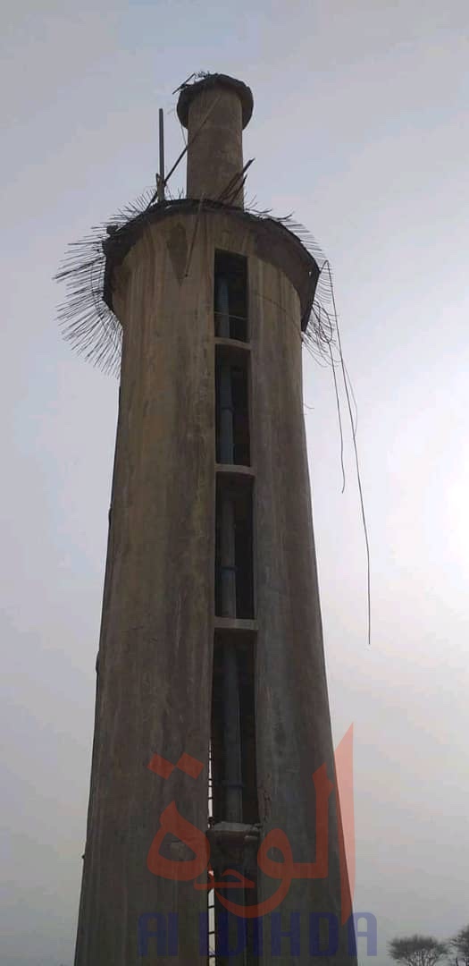 Tchad : nouvel écroulement d'un château d'eau à Massakory. © Mbainaissem Gédéon Mbeibadoum/Alwihda Info Tchad : nouvel écroulement d'un château d'eau à Massakory. © Mbainaissem Gédéon Mbeibadoum/Alwihda Info