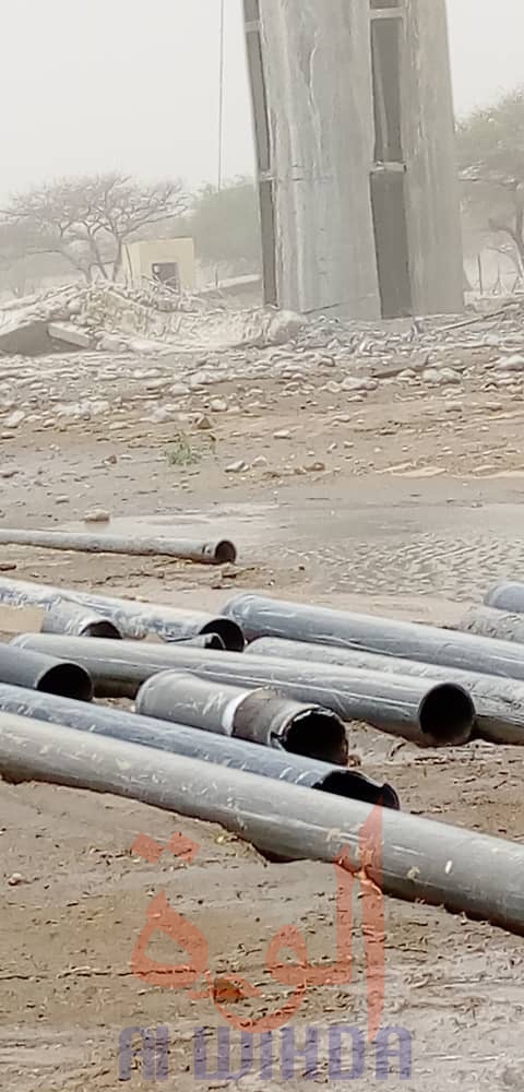 Tchad : nouvel écroulement d'un château d'eau à Massakory. © Mbainaissem Gédéon Mbeibadoum/Alwihda Info Tchad : nouvel écroulement d'un château d'eau à Massakory. © Mbainaissem Gédéon Mbeibadoum/Alwihda Info